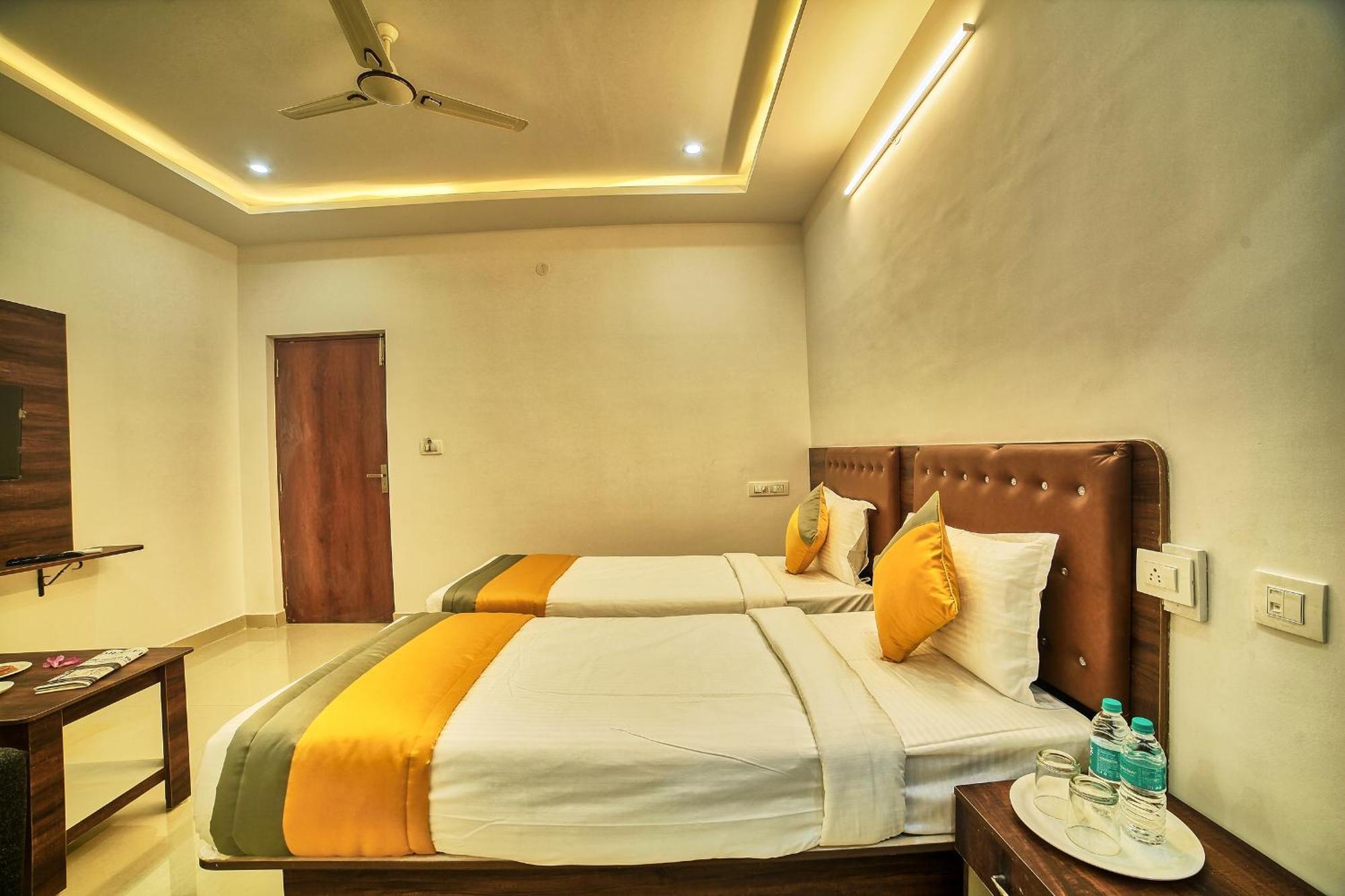 Visa Inn Hotel 4Kms From Airport L Free Airport Pickup & Drop 24X7 Devanahalli Екстер'єр фото